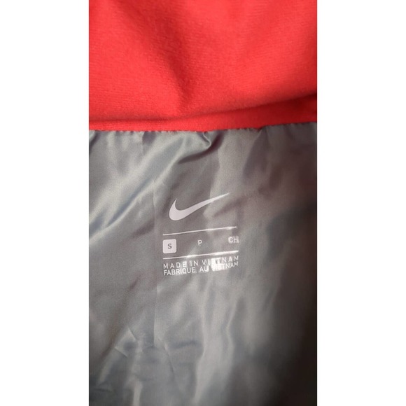 Nike Essential Filled Puffer Vest Womens Size Small Red Grey AQ3568-068 - Picture 3 of 4